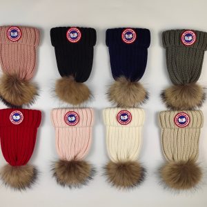 Canada Goose Merino Wool Pom-Pom Beanie 5106W Winter Warm Hat knit