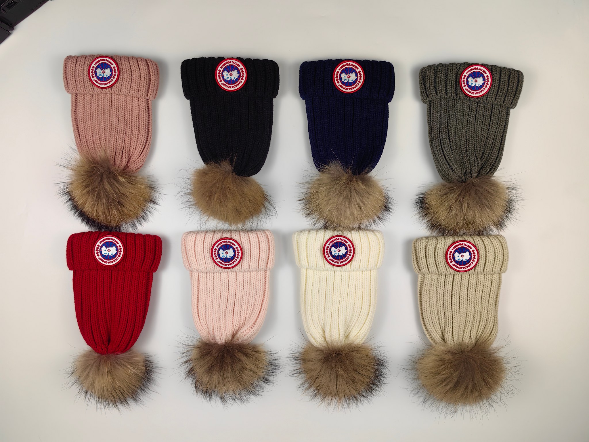 Canada Goose Merino Wool Pom-Pom Beanie 5106W Winter Warm Hat knit